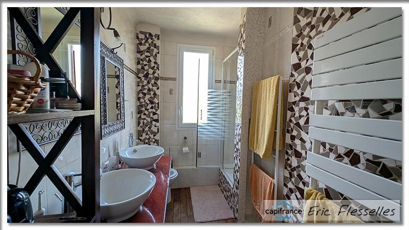 Maison - 208 m² - 9 pièces