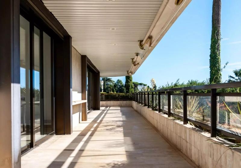 Appartement - 270 m² - 7 pièces