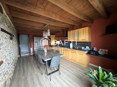 Maison - 166 m² - 6 pièces