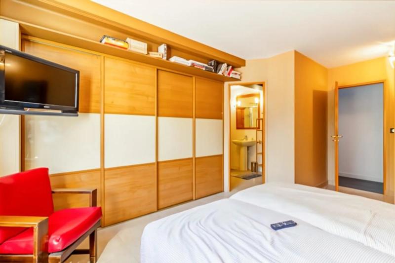 Propriété - 300 m² - 9 pièces