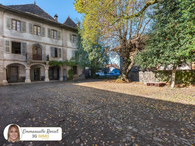 Maison de domaine - 553 m² - 15 pièces