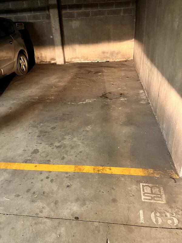 Parking / Garage - 9 m²