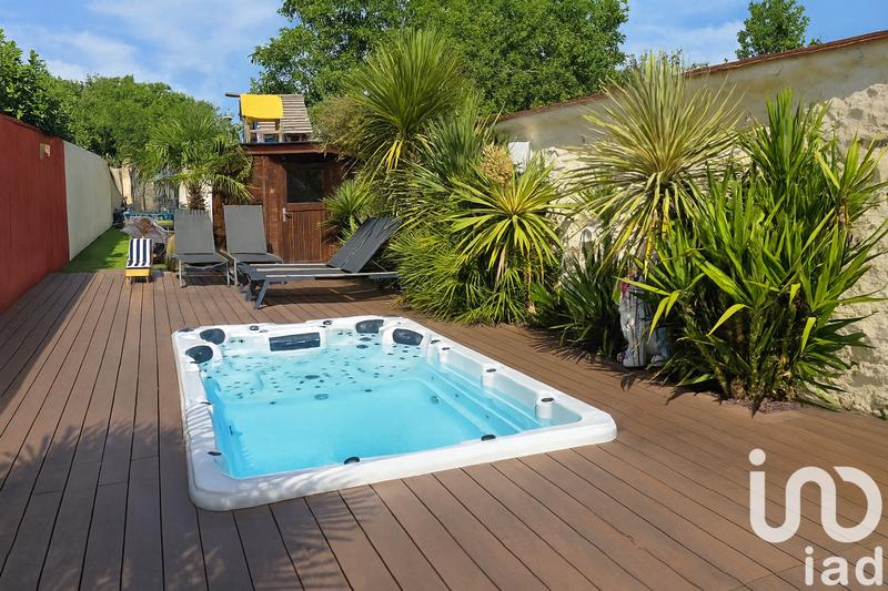 Maison - 250 m² - 8 pièces