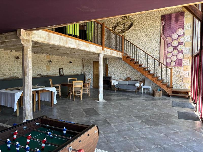 Maison - 325 m² - 8 pièces