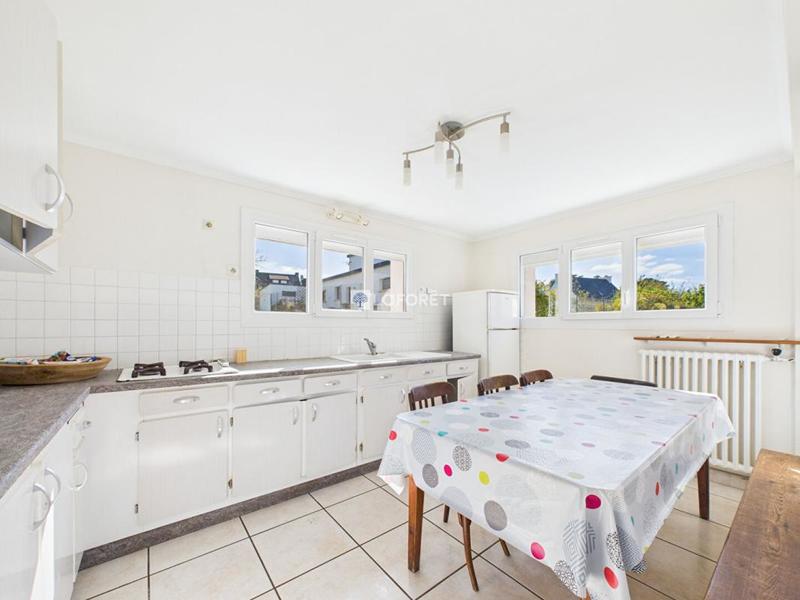 Maison traditionnelle - 224 m² - 9 pièces