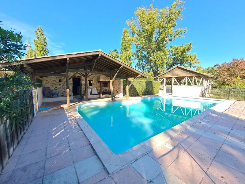 Maison - 520 m² - 18 pièces