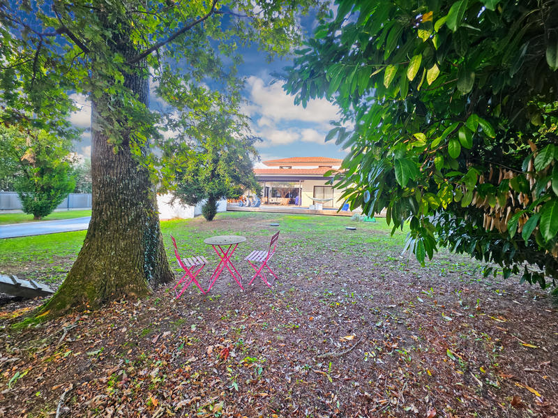 Maison - 204 m² - 7 pièces