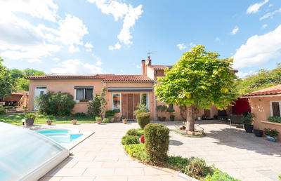 Maison - 158 m² - 8 pièces