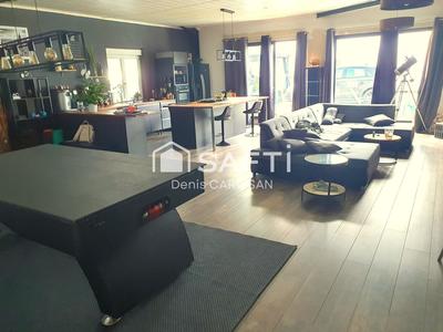 Maison - 269 m² - 7 pièces