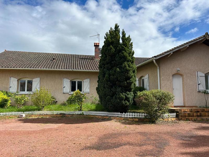 Maison - 210 m² - 6 pièces