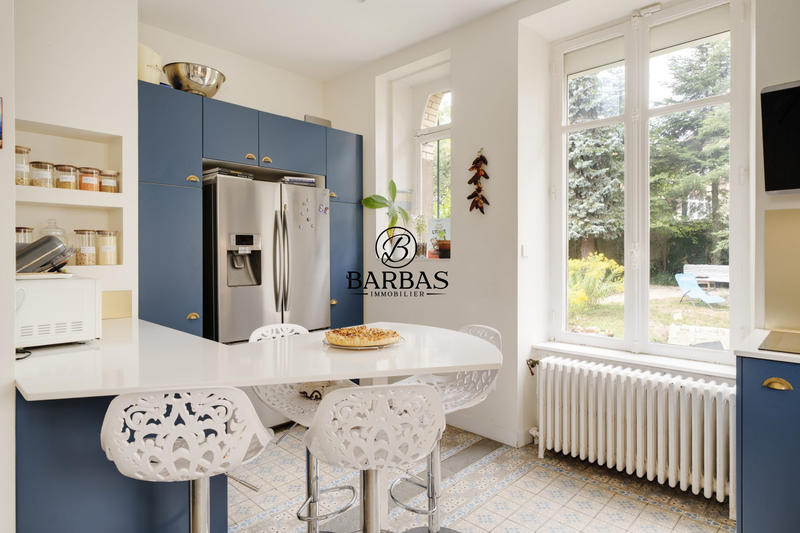 Bureau - 577 m² - 11 pièces