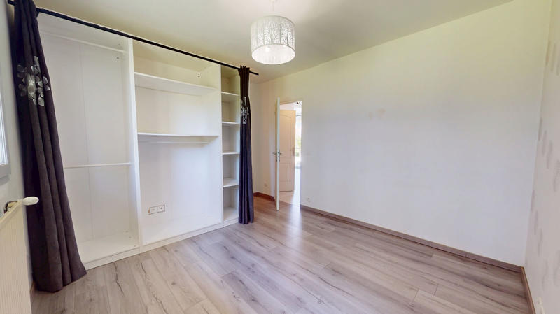 Appartement - 90 m² - 4 pièces