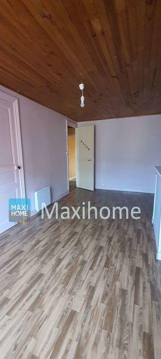 Maison - 220 m² - 9 pièces