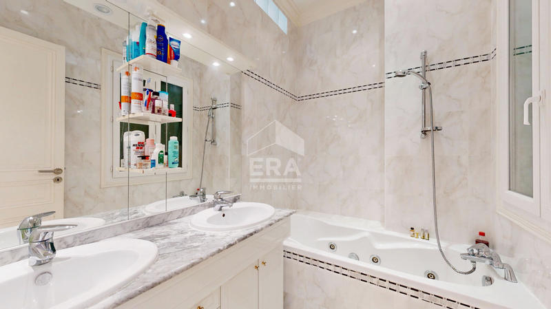 Appartement - 118 m² - 5 pièces