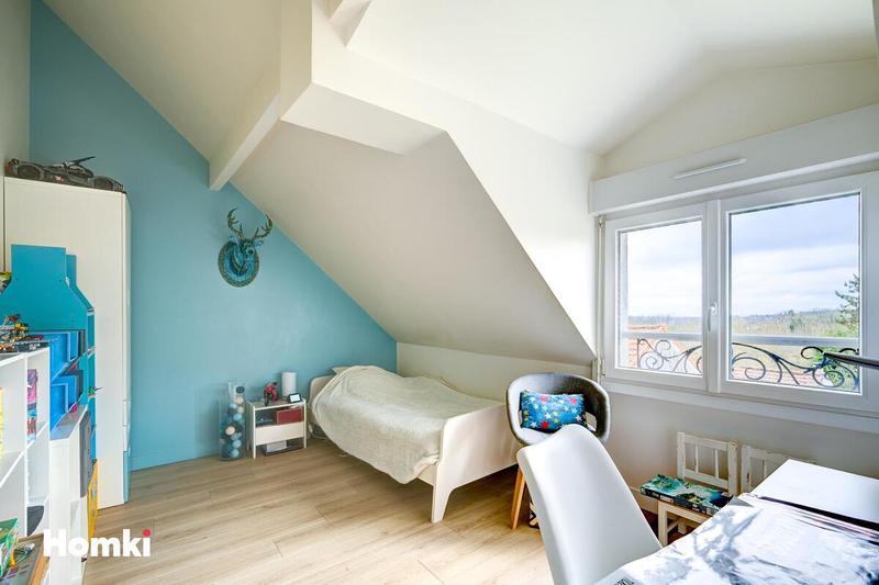 Maison - 181 m² - 6 pièces