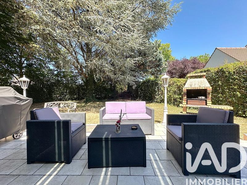 Maison - 184 m² - 9 pièces