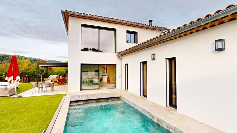 Villa - 136 m² - 6 pièces