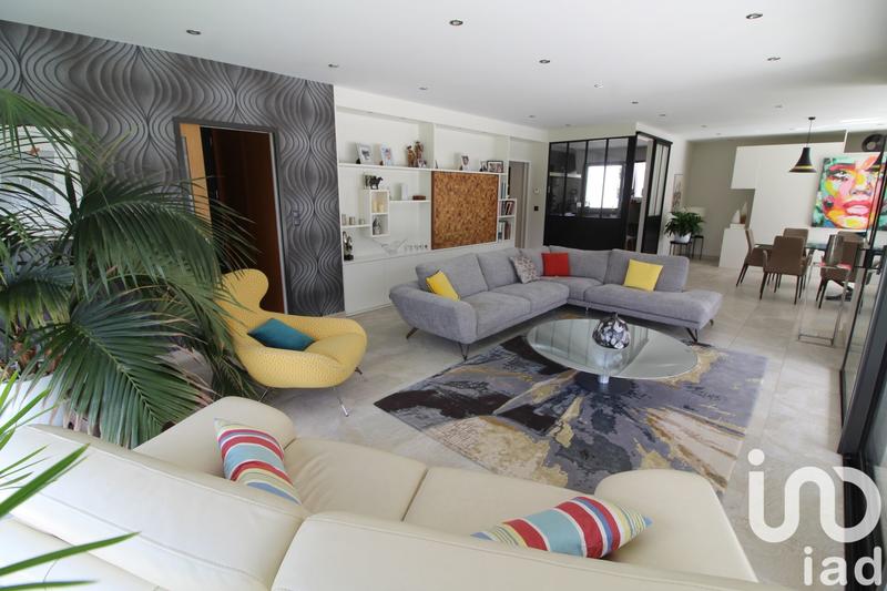 Maison - 186 m² - 7 pièces