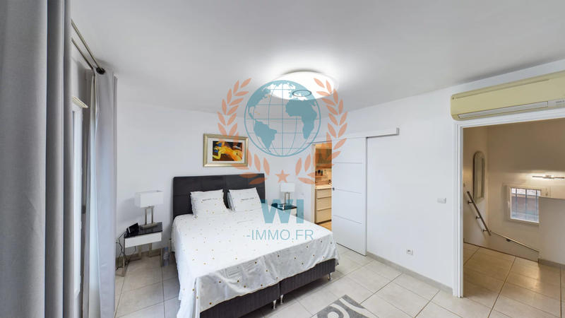 Maison - 206 m² - 6 pièces