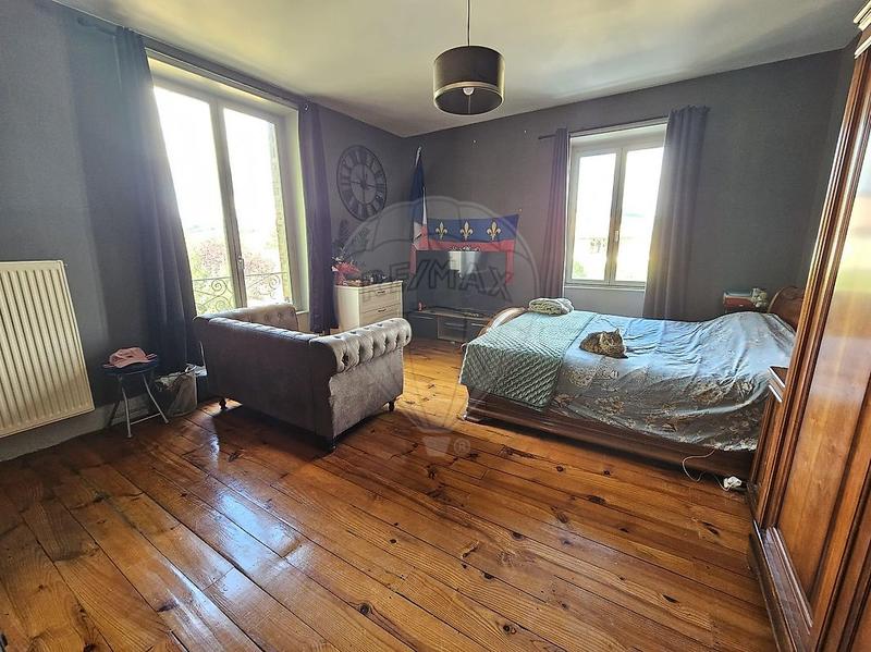 Maison en pierre - 196 m² - 5 pièces