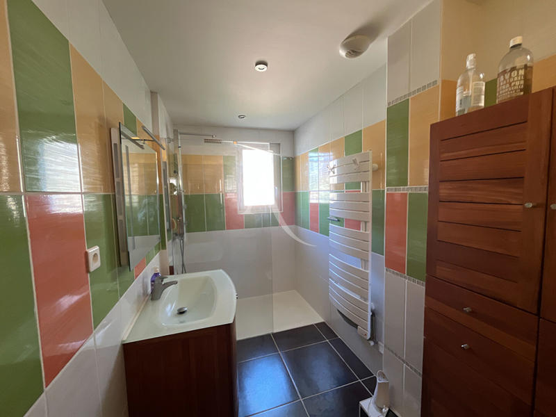 Maison - 180 m² - 8 pièces