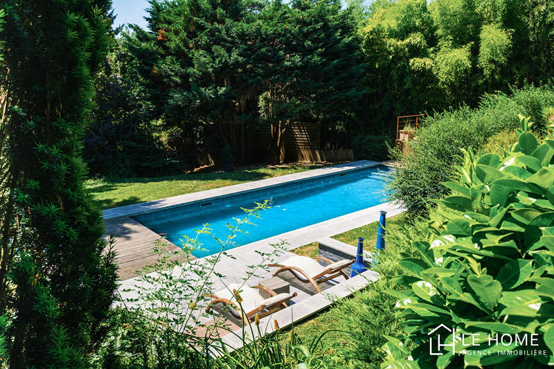 Maison - 260 m² - 7 pièces