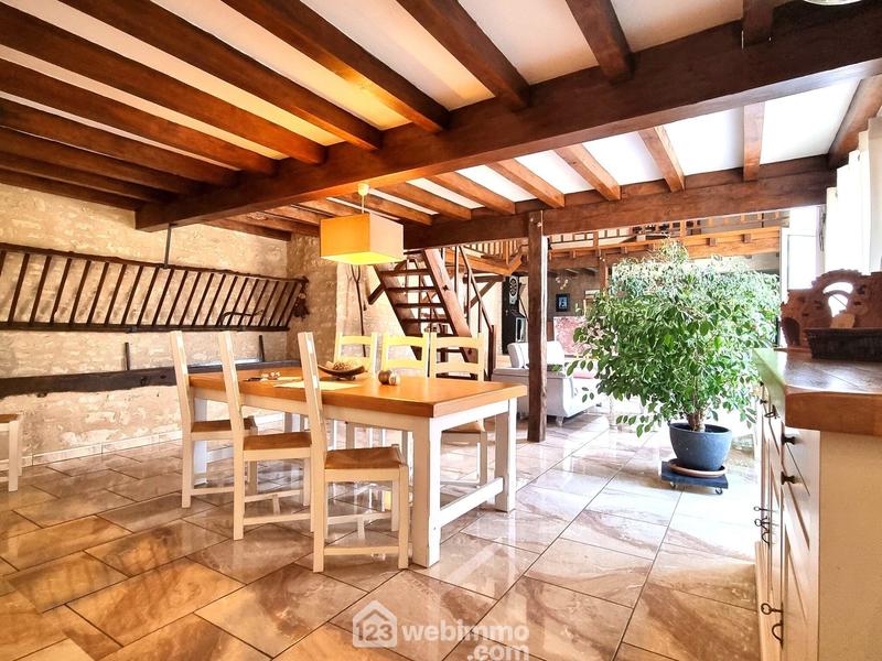 Maison - 388 m² - 10 pièces