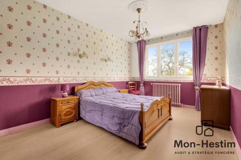 Propriété - 263 m² - 11 pièces