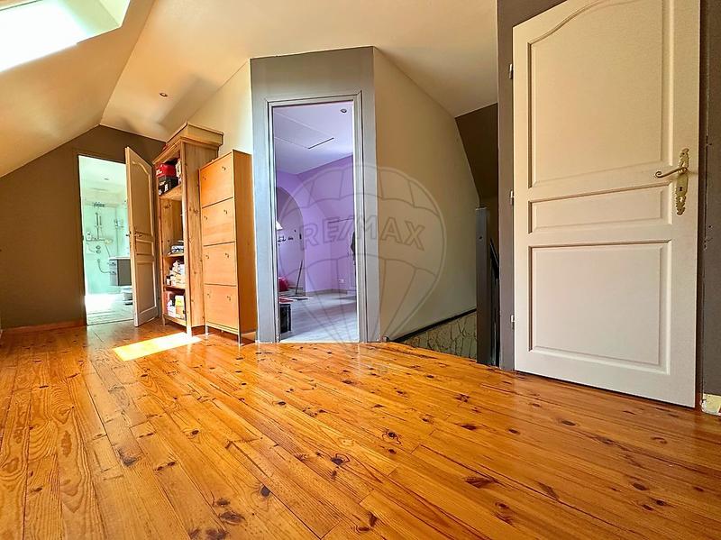 Maison - 183 m² - 7 pièces