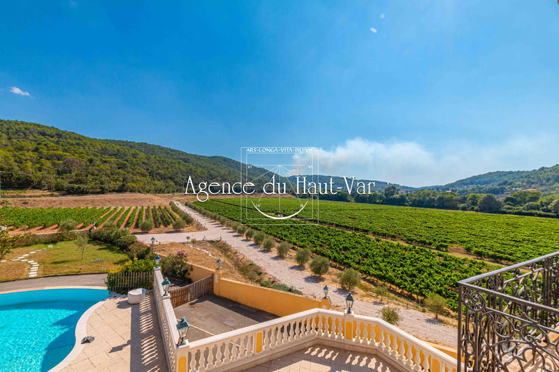 Château - 5 000 m² - 15 pièces