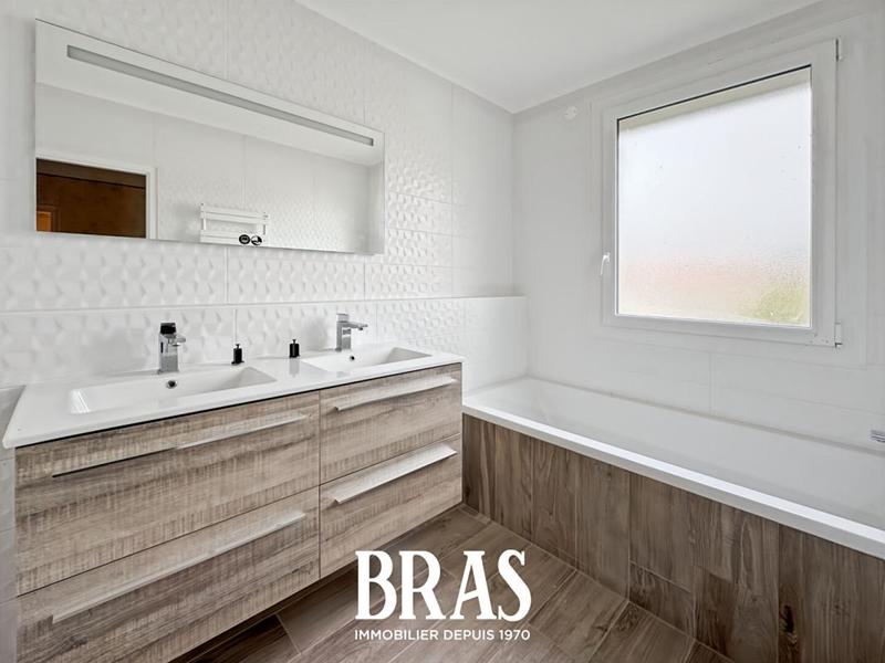 Maison - 149 m² - 7 pièces