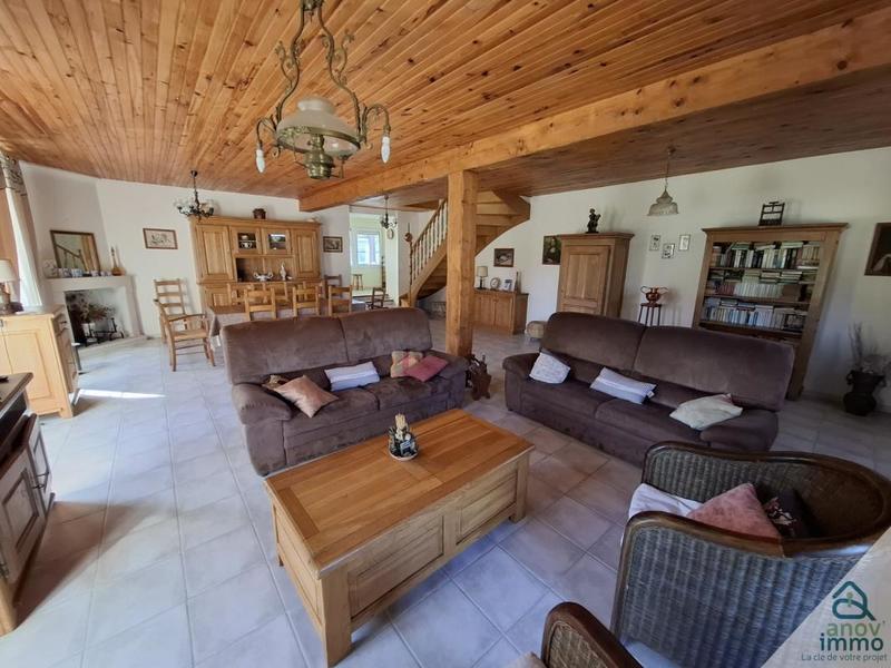 Maison - 262 m² - 9 pièces