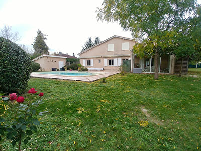Maison - 200 m² - 6 pièces