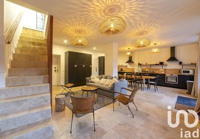 Maison - 250 m² - 12 pièces