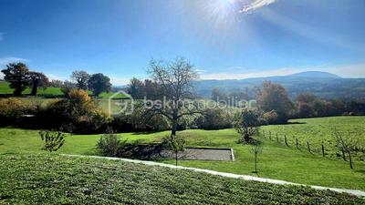 Maison - 202 m² - 7 pièces