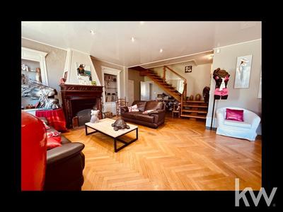 Maison - 445 m² - 9 pièces
