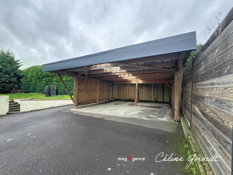 Maison traditionnelle - 213 m² - 9 pièces