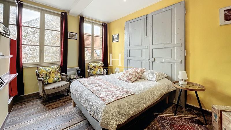 Maison - 301 m² - 11 pièces