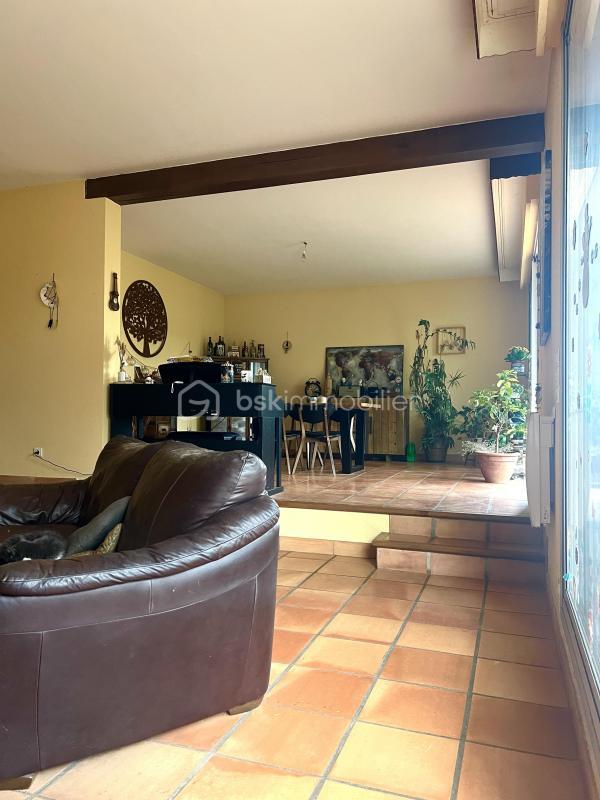 Maison traditionnelle - 185 m² - 5 pièces