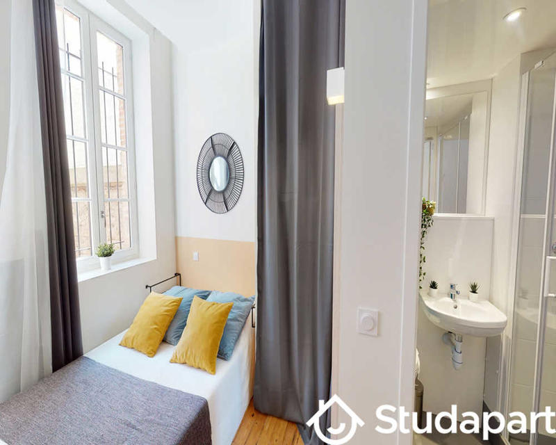 Chambre - 80 m² - 1 pièce