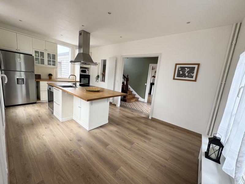 Maison - 163 m² - 7 pièces