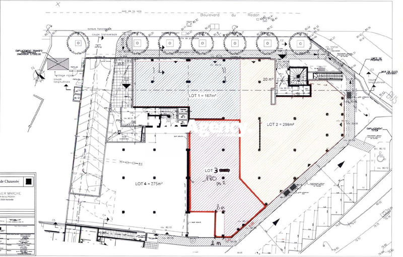 Local commercial - 296 m²