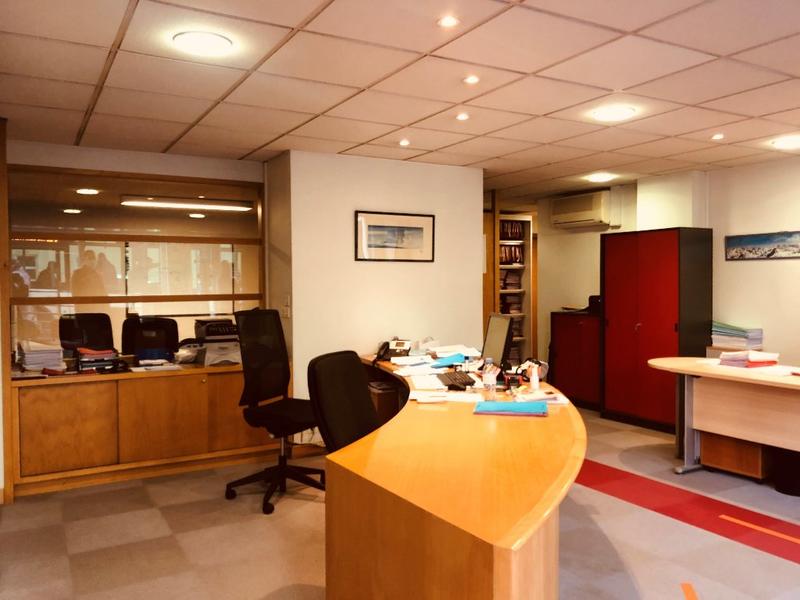 Local commercial - 99 m² - 5 pièces