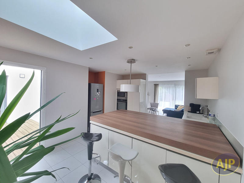 Maison - 155 m² - 6 pièces