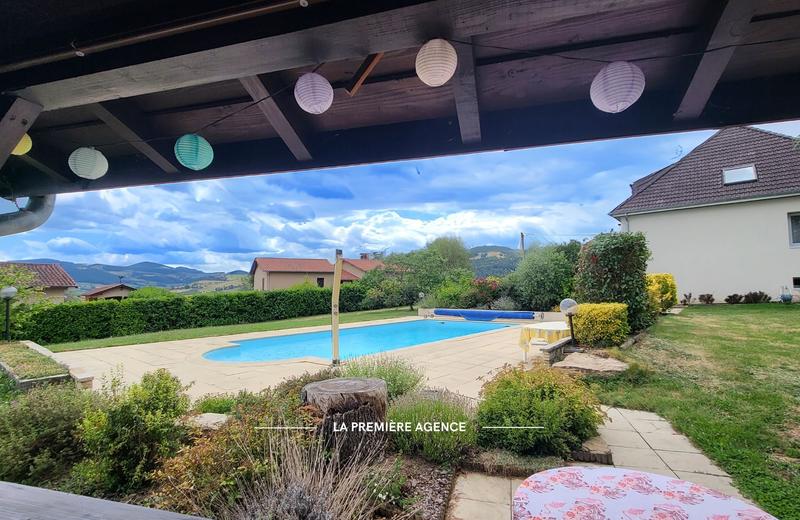 Maison traditionnelle - 156 m² - 6 pièces