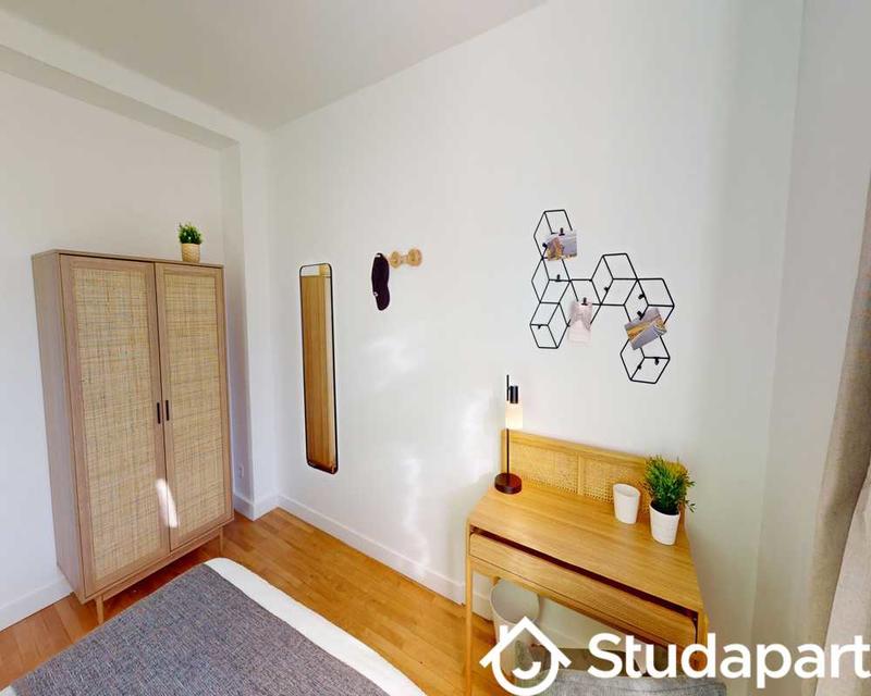 Chambre - 140 m² - 1 pièce