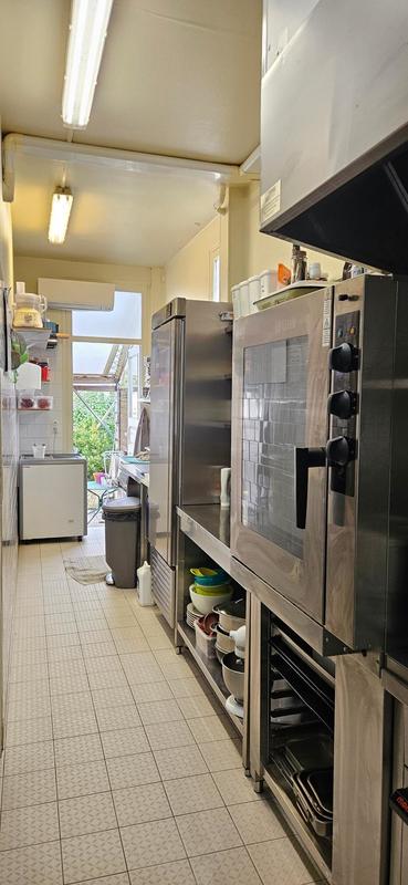 Local commercial - 126 m² - 1 pièce