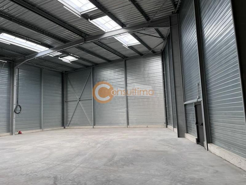 Local d'activité / Entrepôt - 1 662 m²