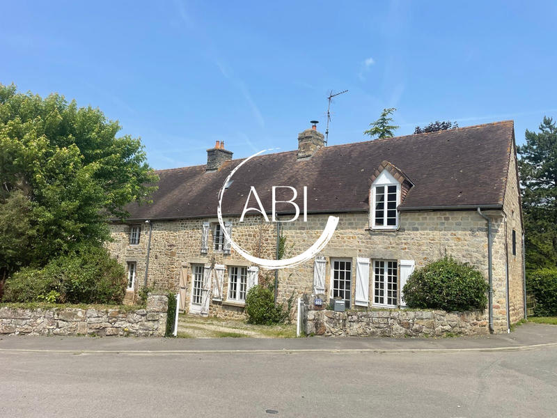 Maison ancienne - 258 m² - 9 pièces