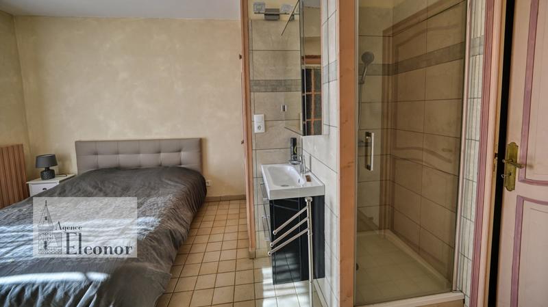 Maison - 208 m² - 9 pièces